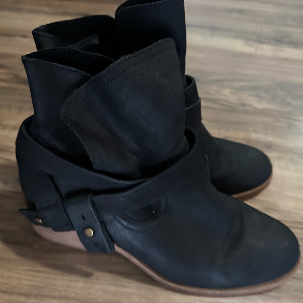 Ugg black ankle boots 8